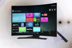 雷神模拟器多开管理器截图，展示三个并行运行的安卓实例缩略图，分别运行不同游戏账号